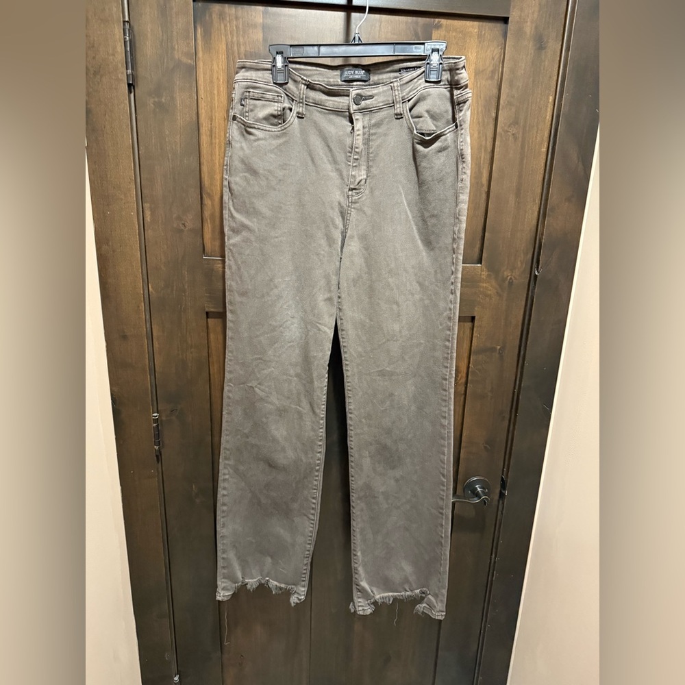 Judy Blue brown faded Jeans 15/32 women’s straight fit distressed bottom